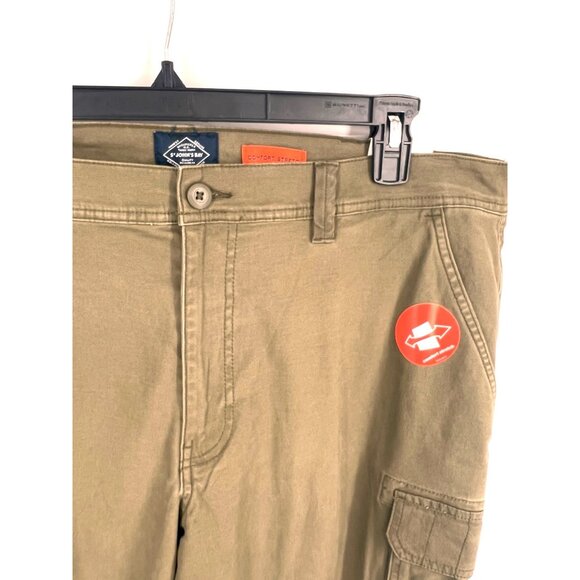 St. Johns Bay Mens Cargo Style Straight Leg Pants Size 40 x 30 Comfort Stretch - Picture 2 of 6